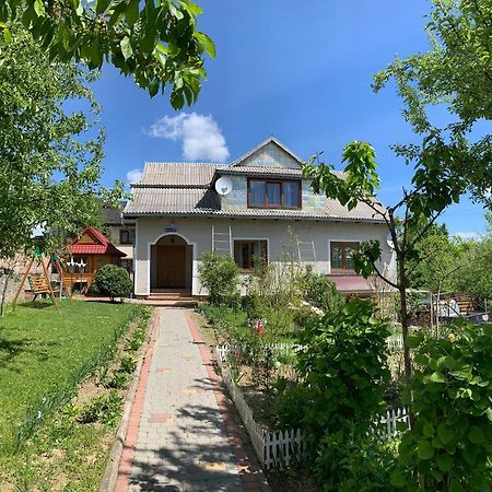 Guest House Viktoria Yaremche Dış mekan fotoğraf