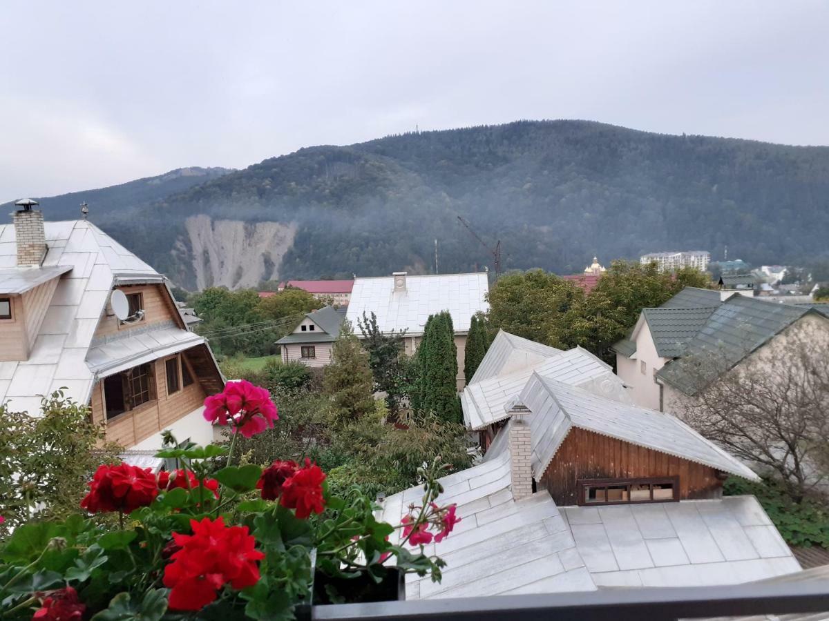 Guest House Viktoria Yaremche Dış mekan fotoğraf